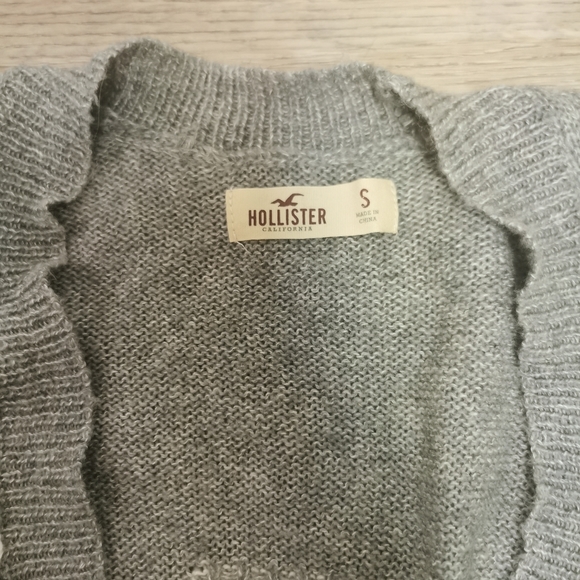 Nwot, Hollister Boyfriend cardigan, size small - Picture 2 of 7